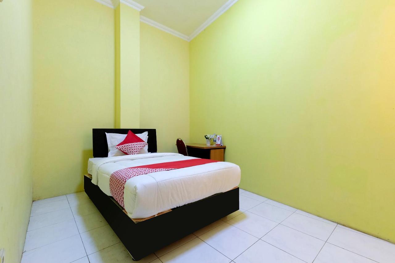 Oyo 338 Guest House Omah Manahan Syariah Solo Eksteriør bilde