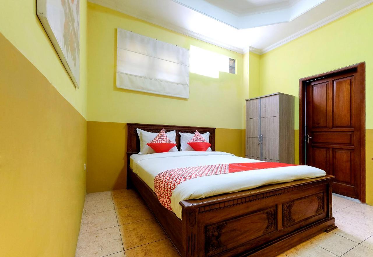 Oyo 338 Guest House Omah Manahan Syariah Solo Eksteriør bilde