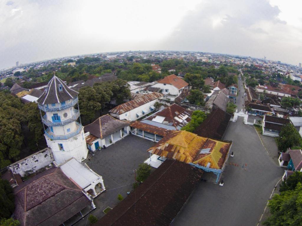 Oyo 338 Guest House Omah Manahan Syariah Solo Eksteriør bilde