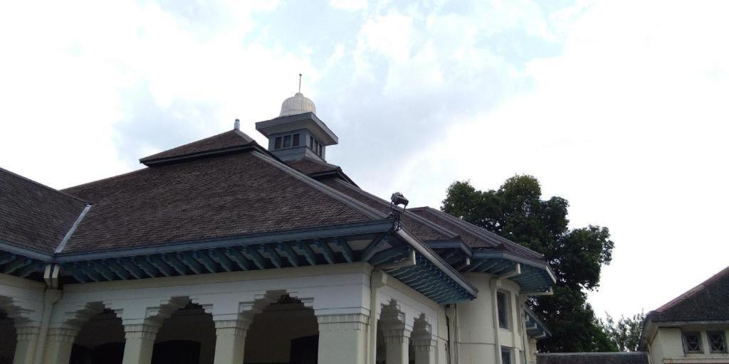 Oyo 338 Guest House Omah Manahan Syariah Solo Eksteriør bilde