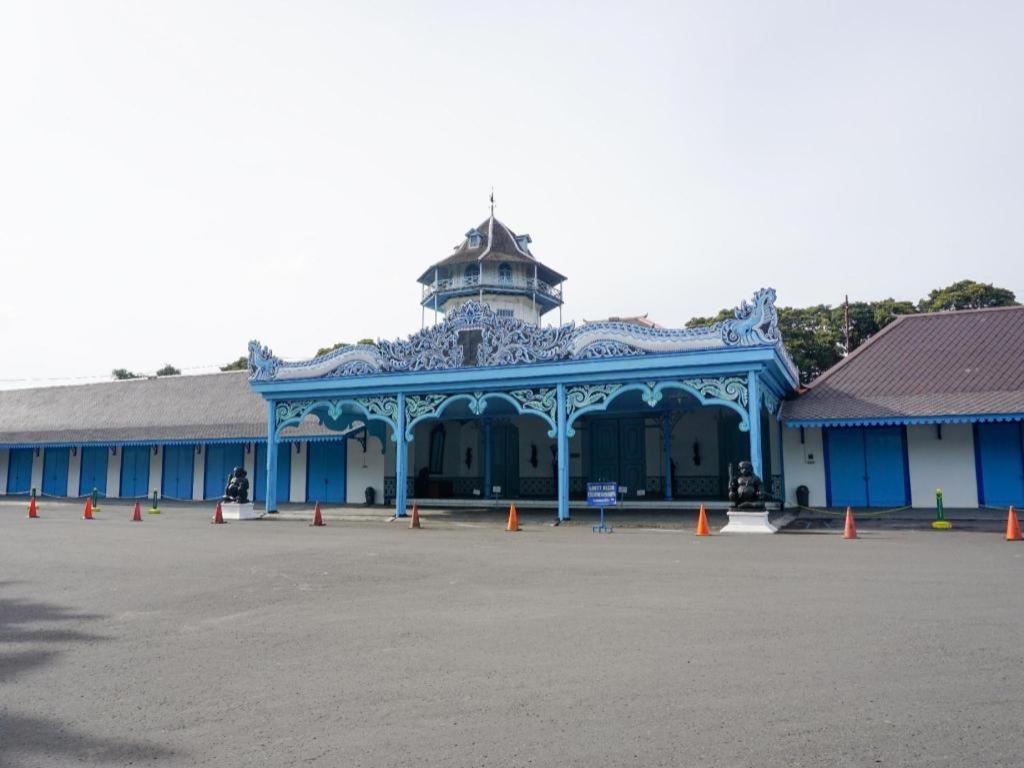 Oyo 338 Guest House Omah Manahan Syariah Solo Eksteriør bilde