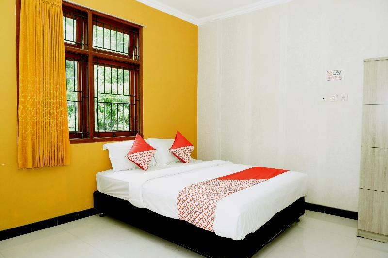 Oyo 338 Guest House Omah Manahan Syariah Solo Eksteriør bilde