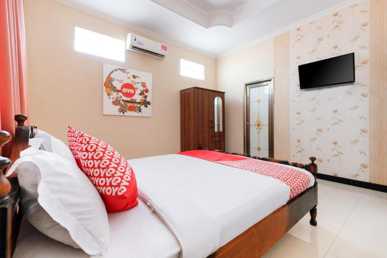 Oyo 338 Guest House Omah Manahan Syariah Solo Eksteriør bilde