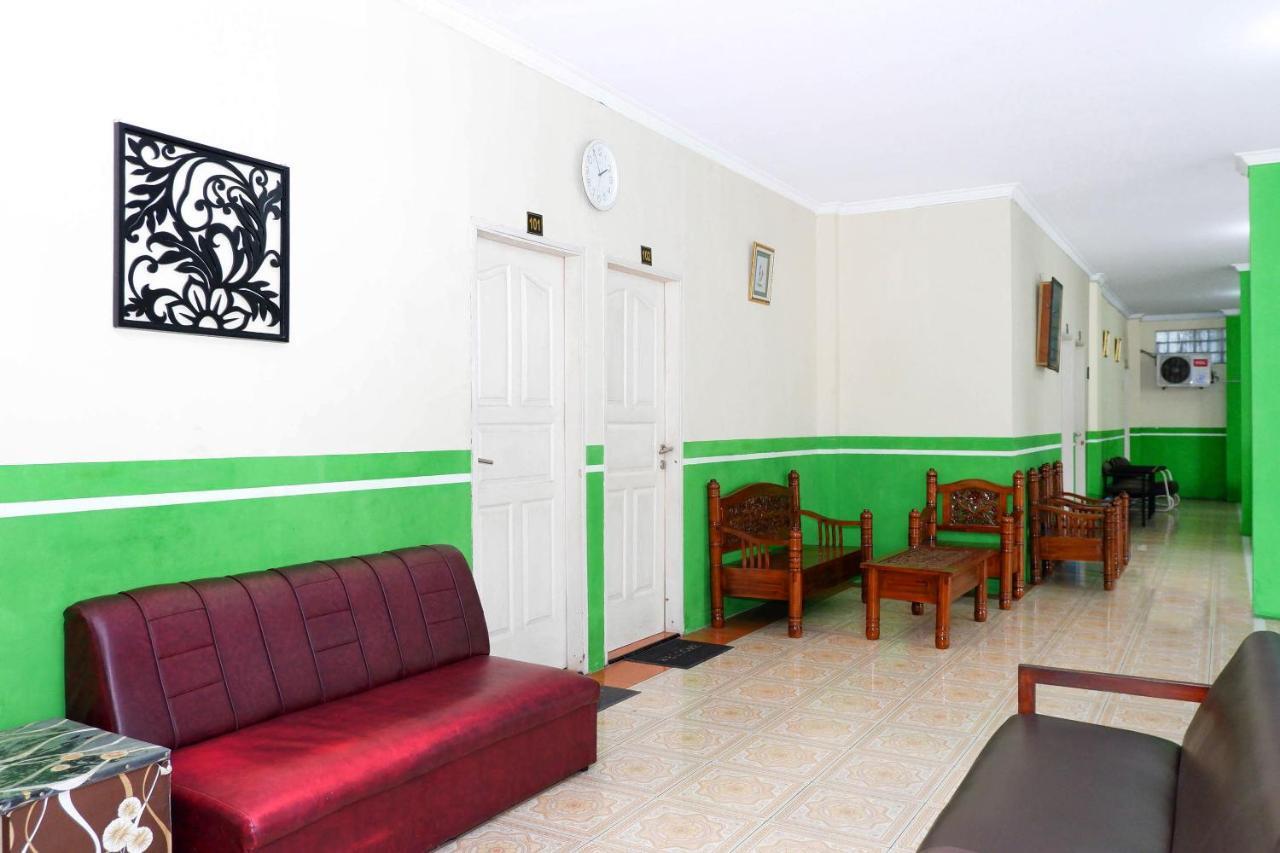 Oyo 338 Guest House Omah Manahan Syariah Solo Eksteriør bilde