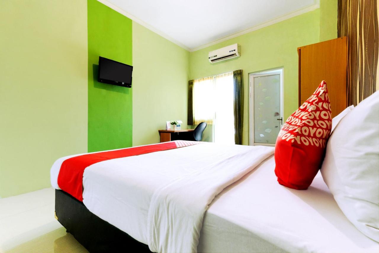 Oyo 338 Guest House Omah Manahan Syariah Solo Eksteriør bilde